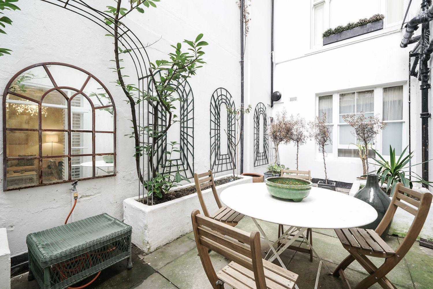Hububb Luxury Queen's Gate Garden