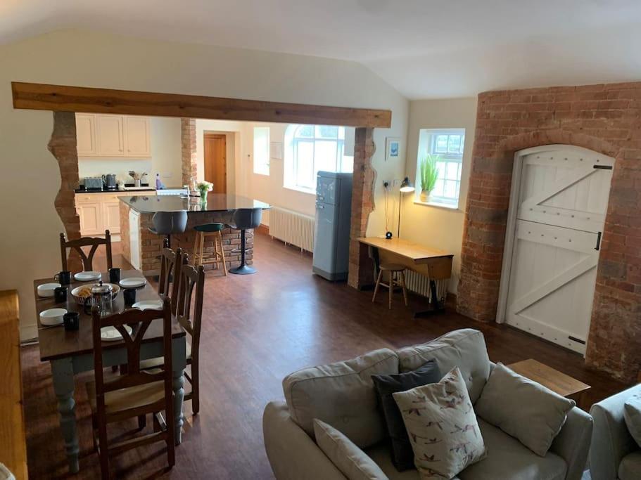 The Stables, quiet & central to Bingham view 4