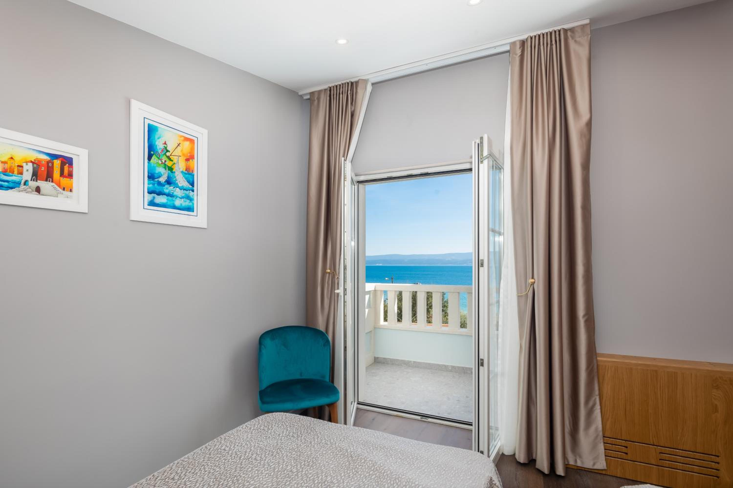 New Luxury Beach Villa view 5