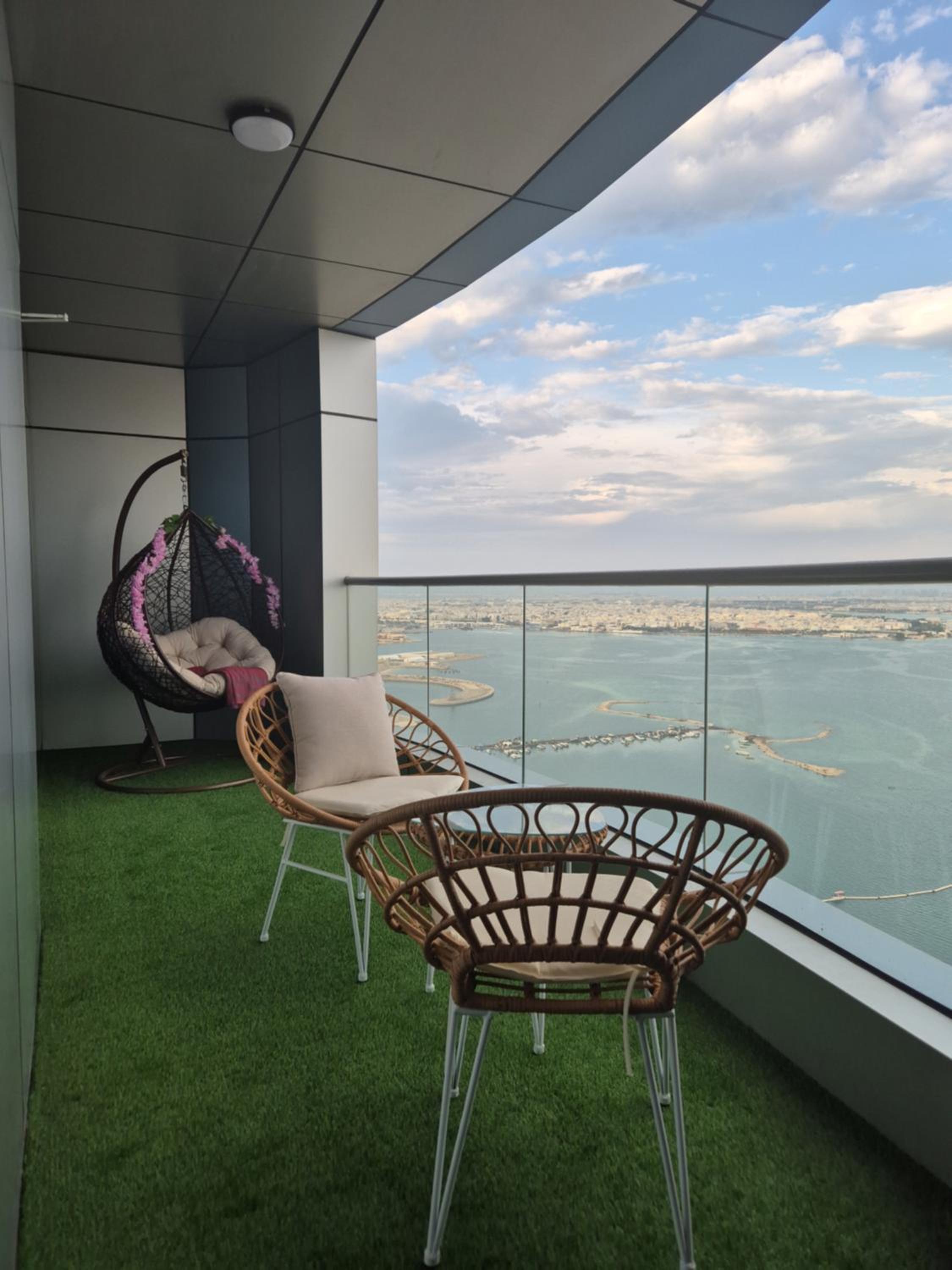 Luxury Romantic Sea View Apartment-ERAإقامة هادئة إطلالة بحرية موقع استثنائي- Manama