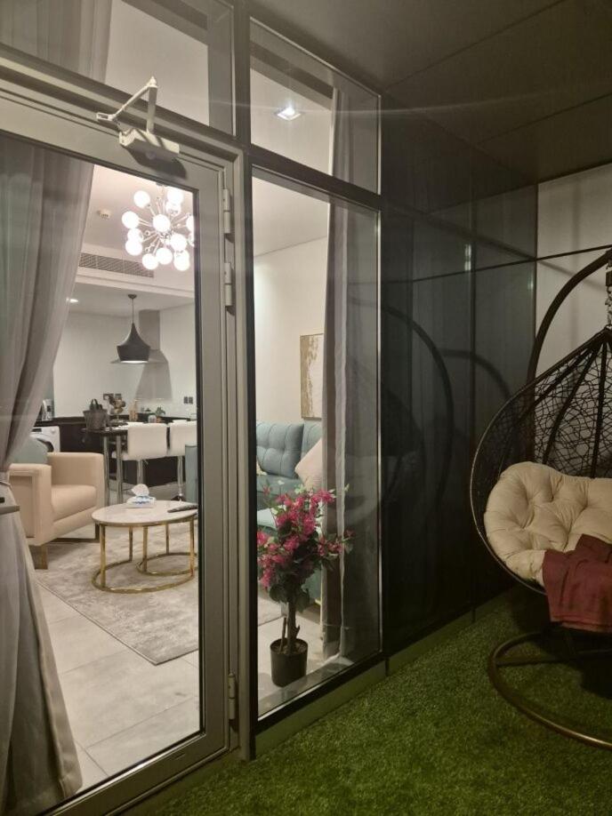 Luxury Romantic Sea View Apartment-ERAإقامة هادئة إطلالة بحرية موقع استثنائي- Manama