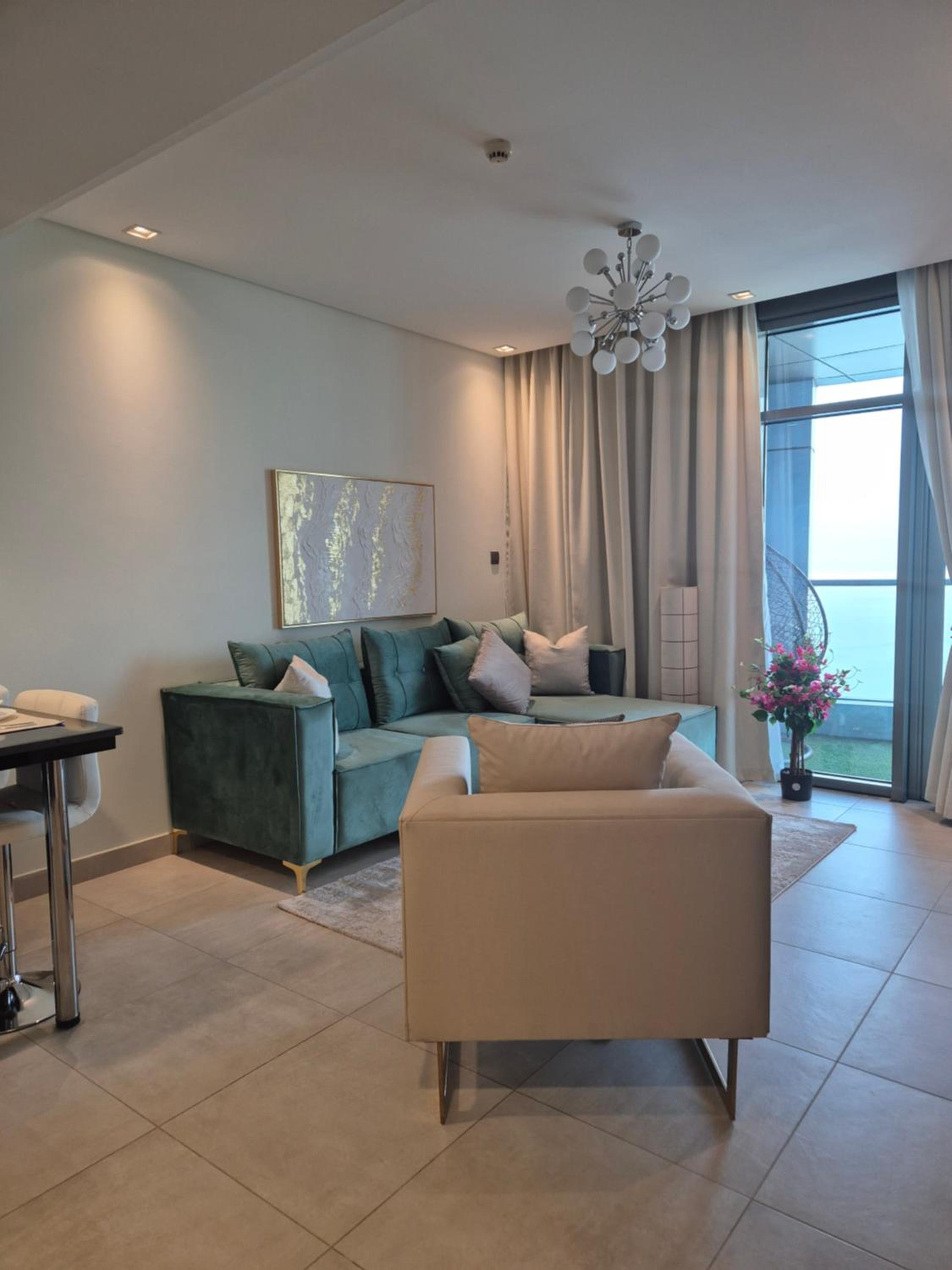 Luxury Romantic Sea View Apartment-ERAإقامة هادئة إطلالة بحرية موقع استثنائي- Manama