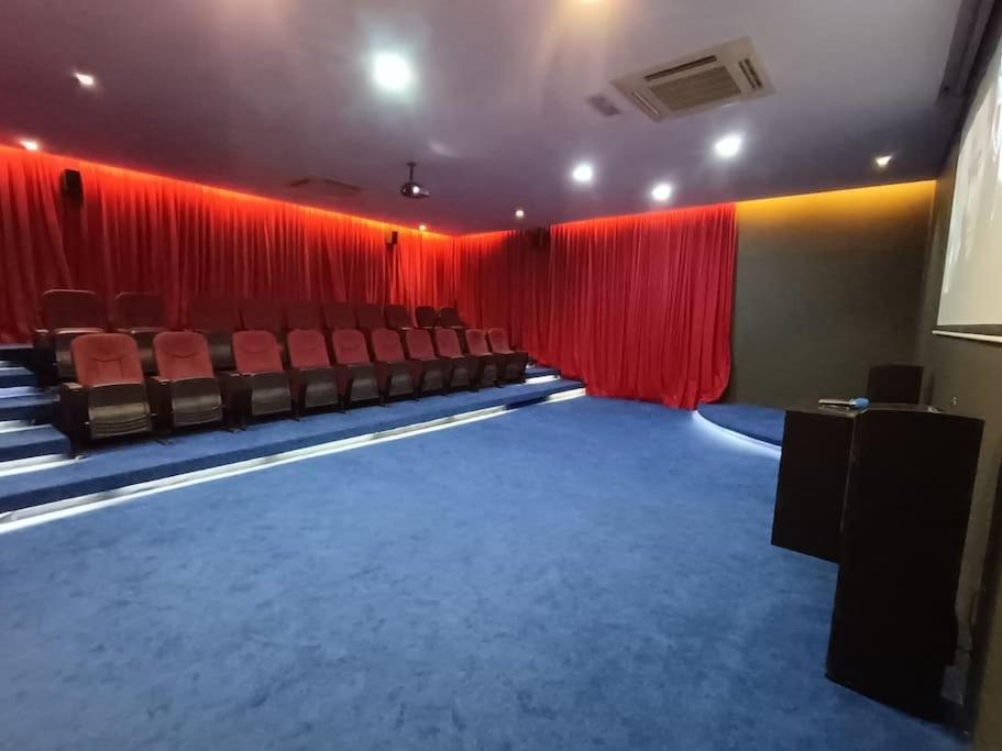 Railway Stylish Homestay (3BR3B) 6pax by Cowidea