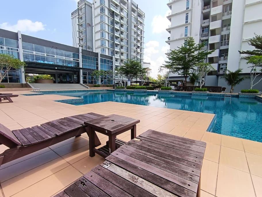 Railway Stylish Homestay (3BR3B) 6pax by Cowidea