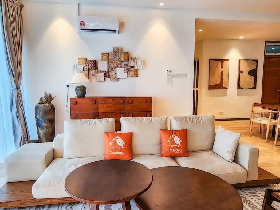 Railway Stylish Homestay (3BR3B) 6pax by Cowidea
