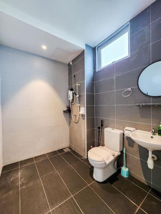 Railway Stylish Homestay (3BR3B) 6pax by Cowidea