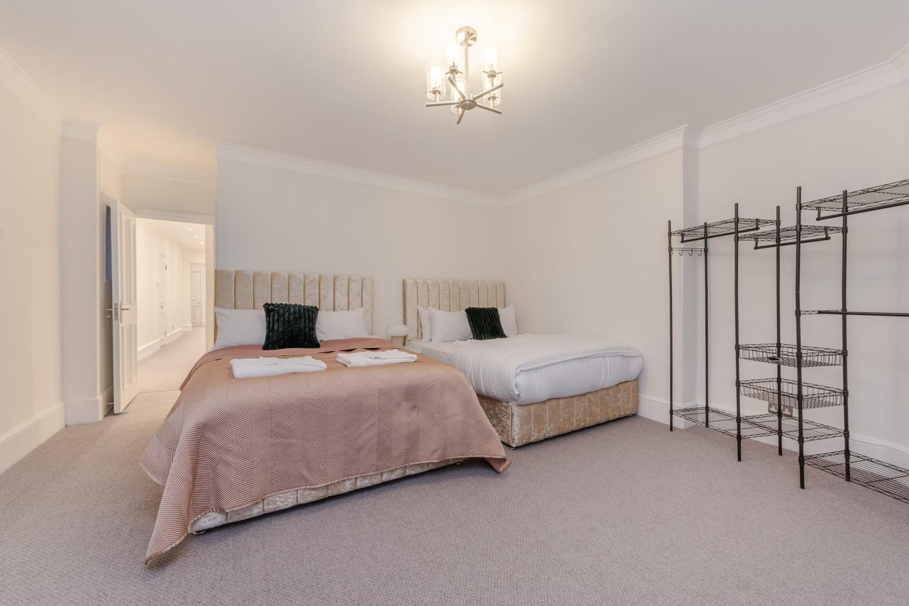 Modern London Luxury 3Bed 3Bathroom Retreat 6HS