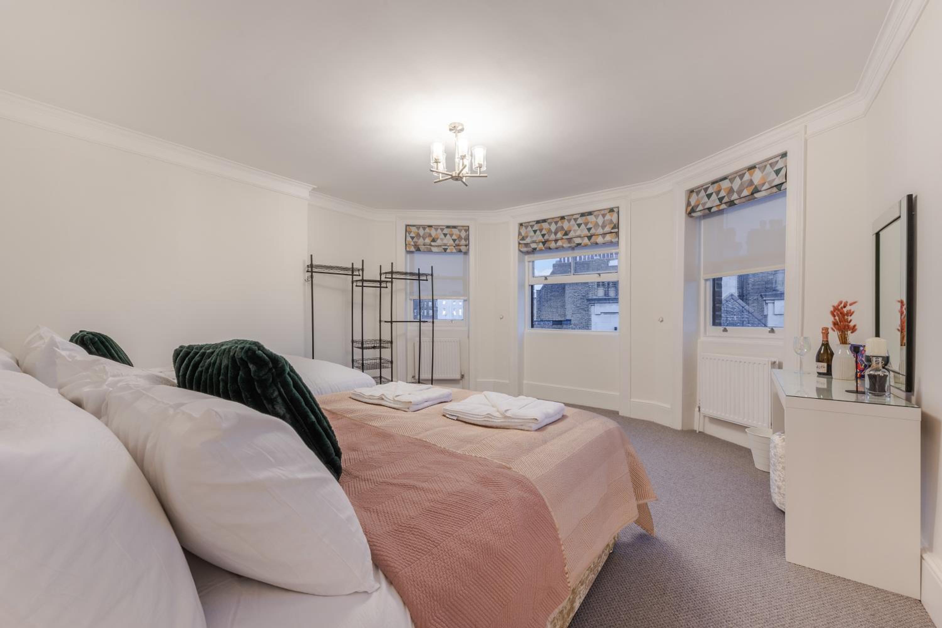 Modern London Luxury 3Bed 3Bathroom Retreat 6HS