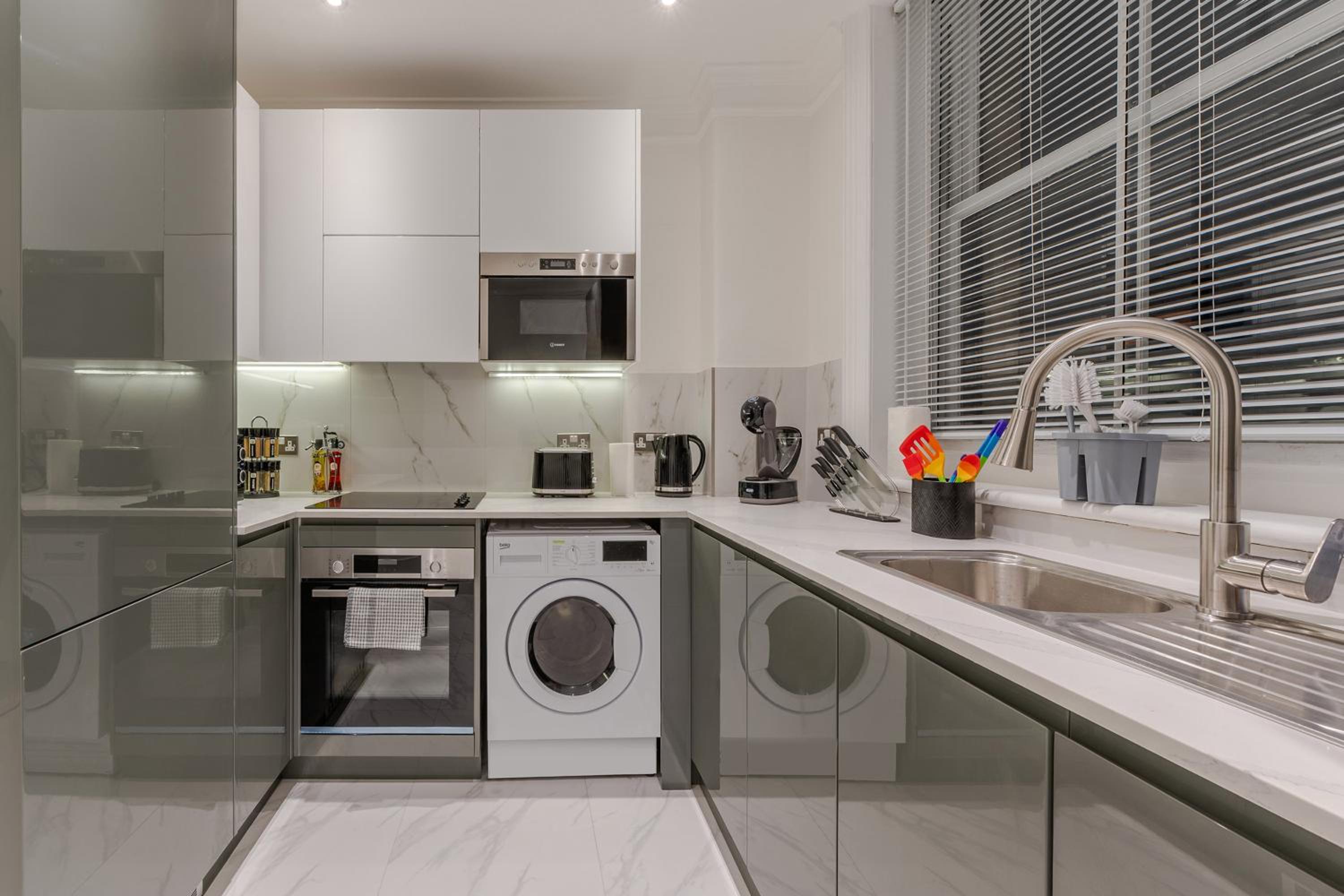Modern London Luxury 3Bed 3Bathroom Retreat 6HS