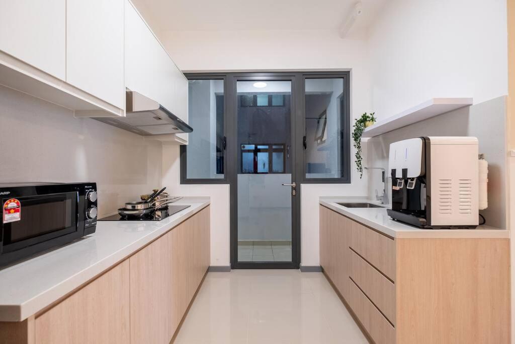 Chic Getaway Sweet Families3BR2Bath8pax, Aeon, MITEC