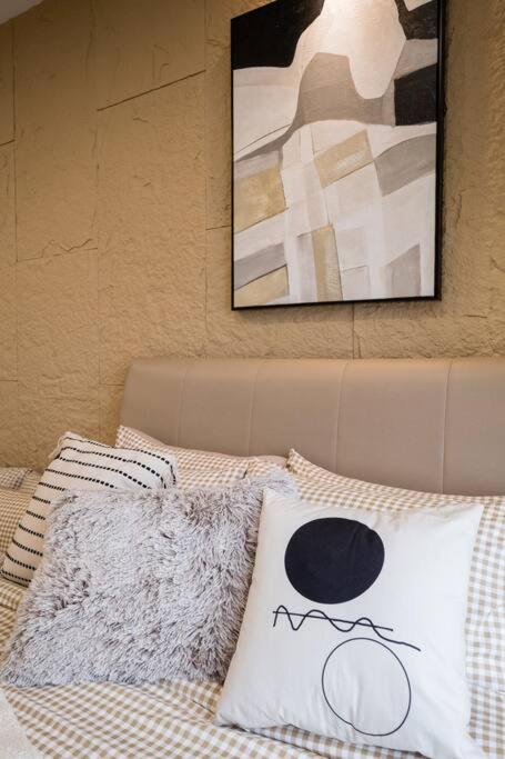Chic Getaway Sweet Families3BR2Bath8pax, Aeon, MITEC