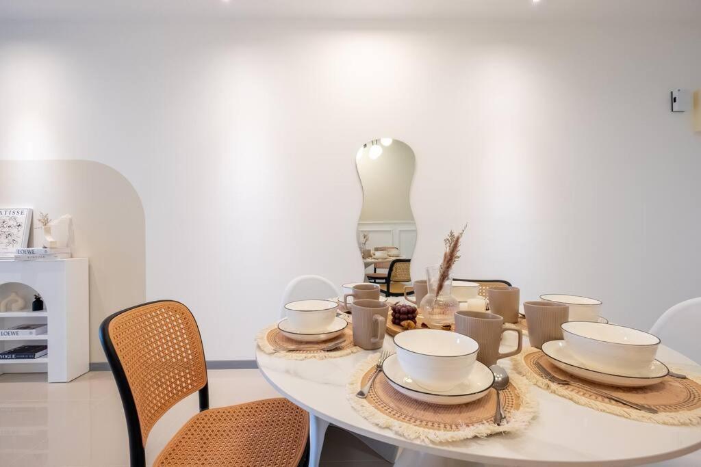 Chic Getaway Sweet Families3BR2Bath8pax, Aeon, MITEC