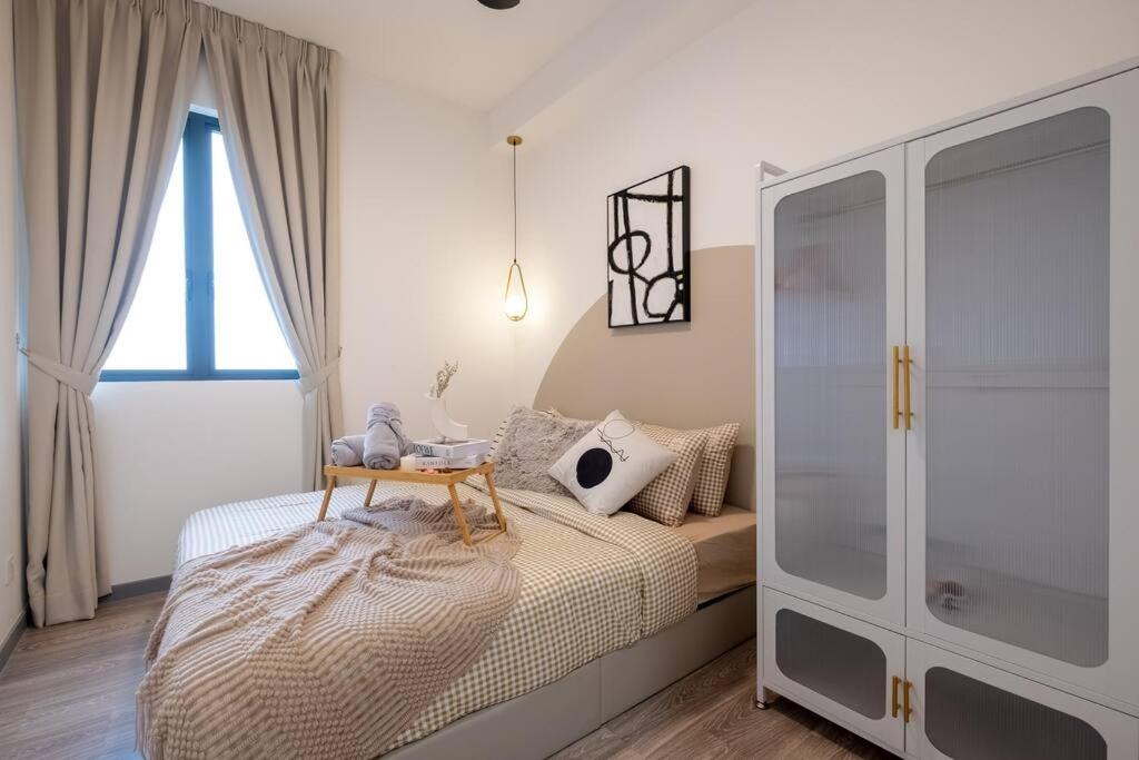 Chic Getaway Sweet Families3BR2Bath8pax, Aeon, MITEC
