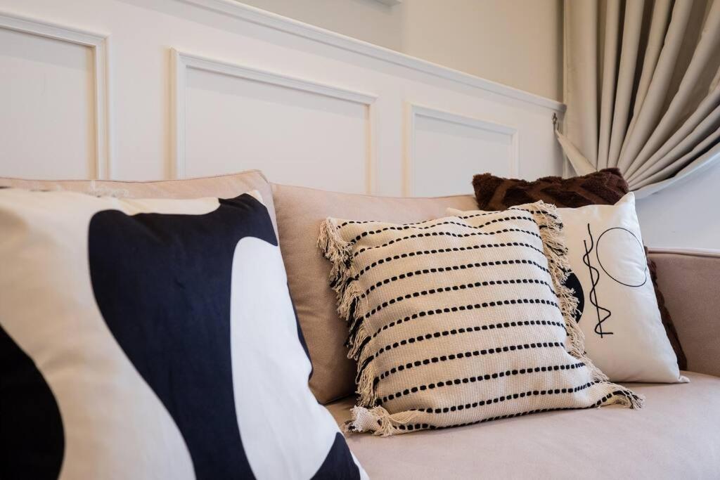 Chic Getaway Sweet Families3BR2Bath8pax, Aeon, MITEC