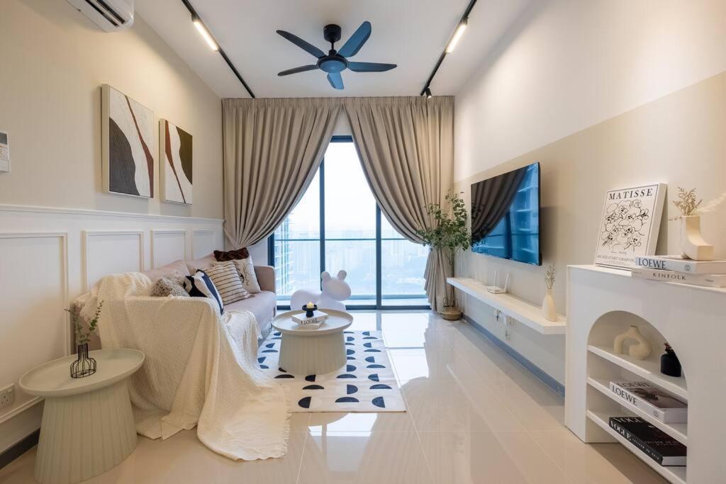 Chic Getaway Sweet Families3BR2Bath8pax, Aeon, MITEC