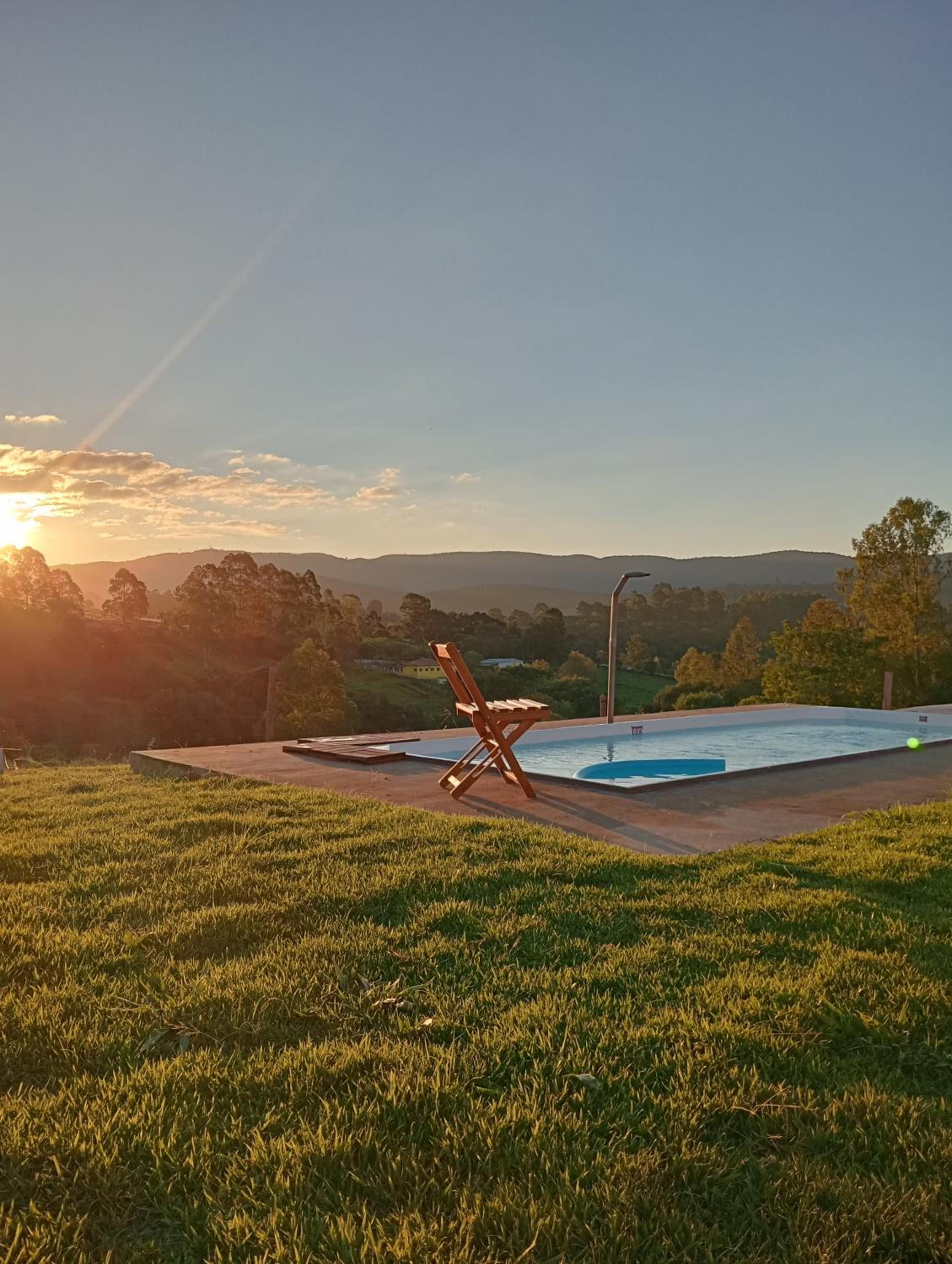 Sítio Âmbar - Piscina, Wi-fi e lago de pesca !