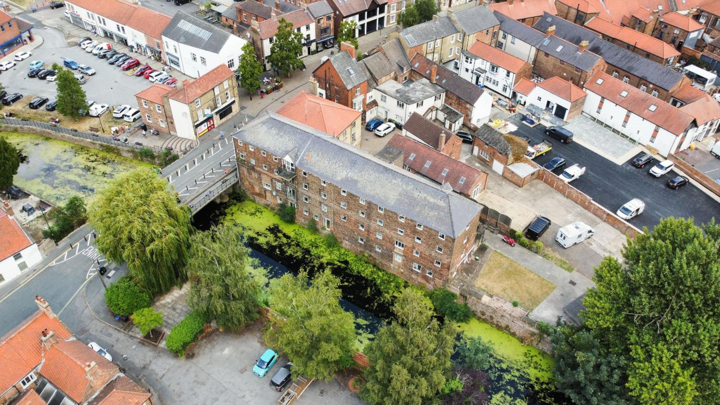 Riverside Mews