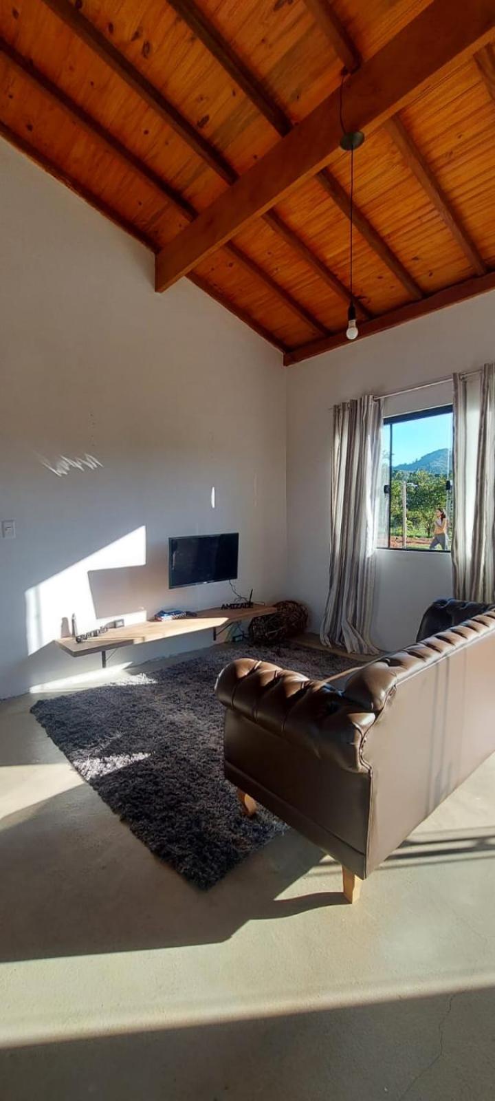 Sítio Âmbar - Piscina, Wi-fi e lago de pesca !