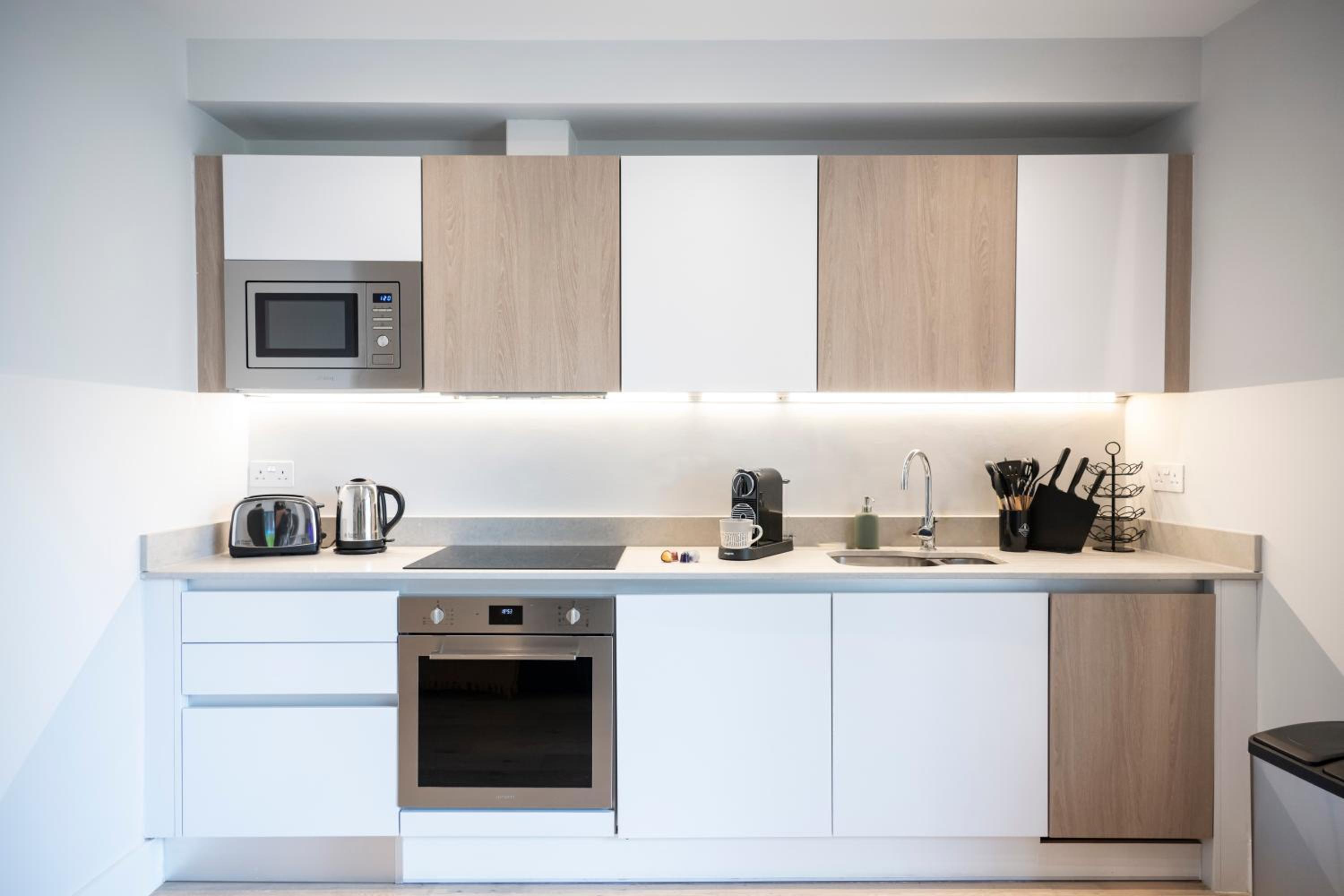 Spacious & Smart Studio Flat with Balcony - Zone1