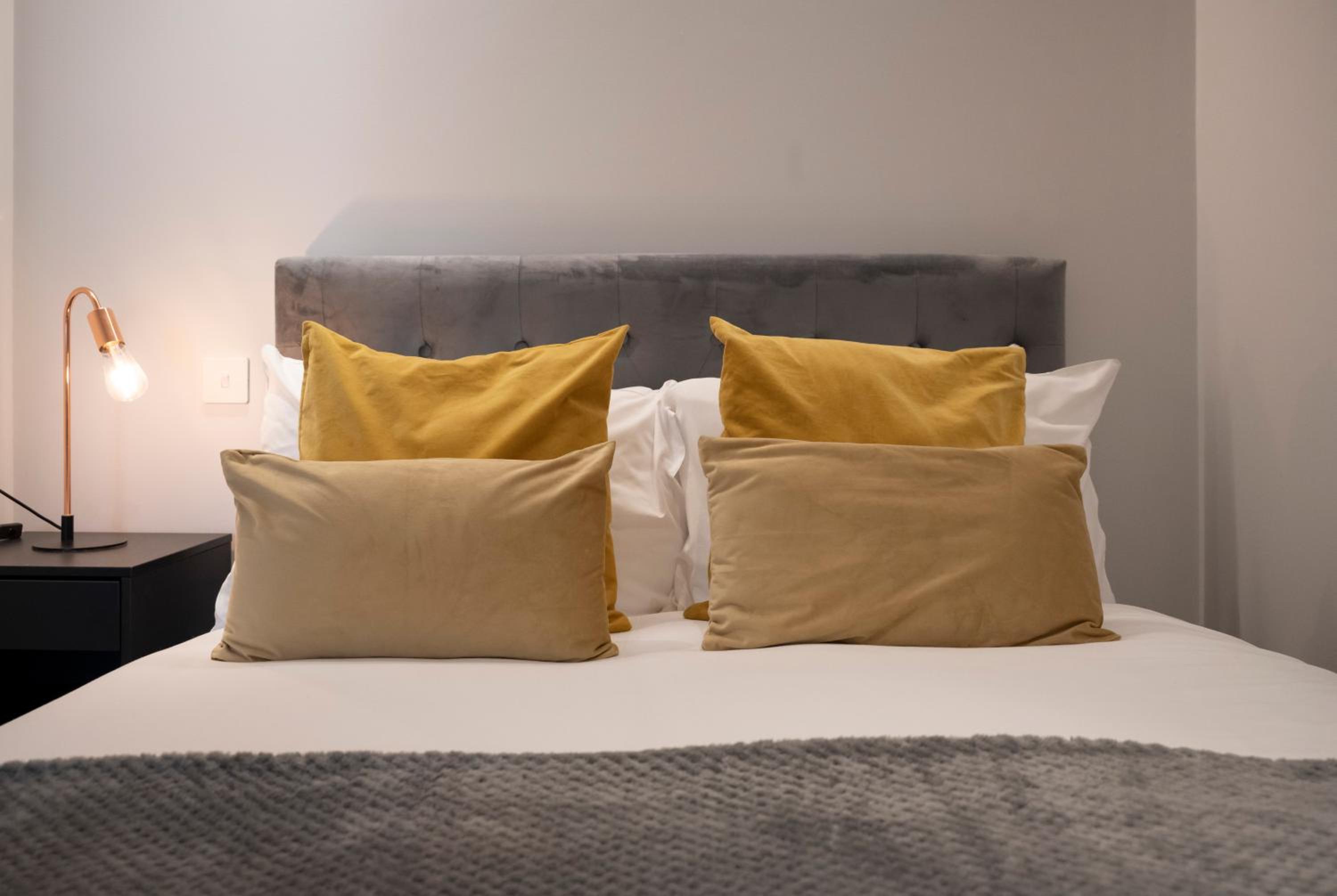 Spacious & Smart Studio Flat with Balcony - Zone1