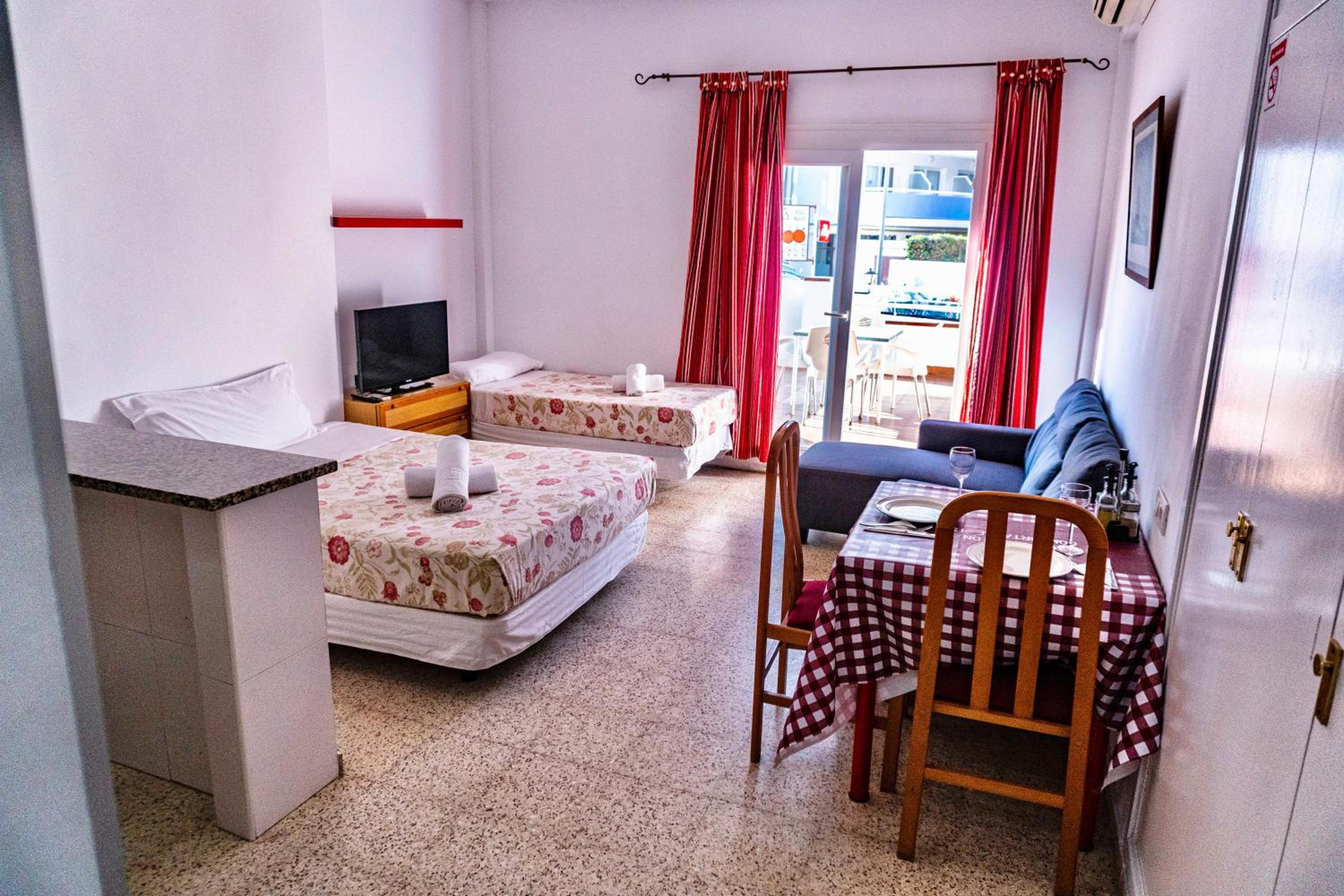 Eva Aparthotel
