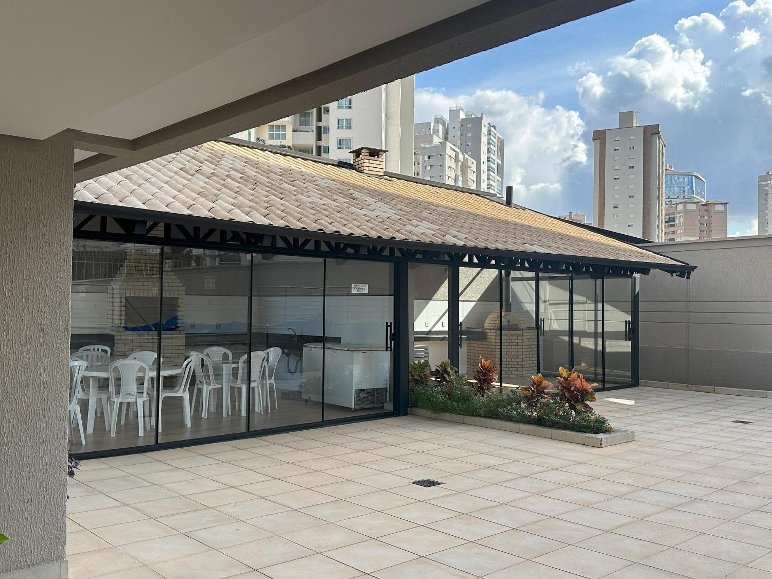 Unique Residence, close to Park and Shopping Flamboyant