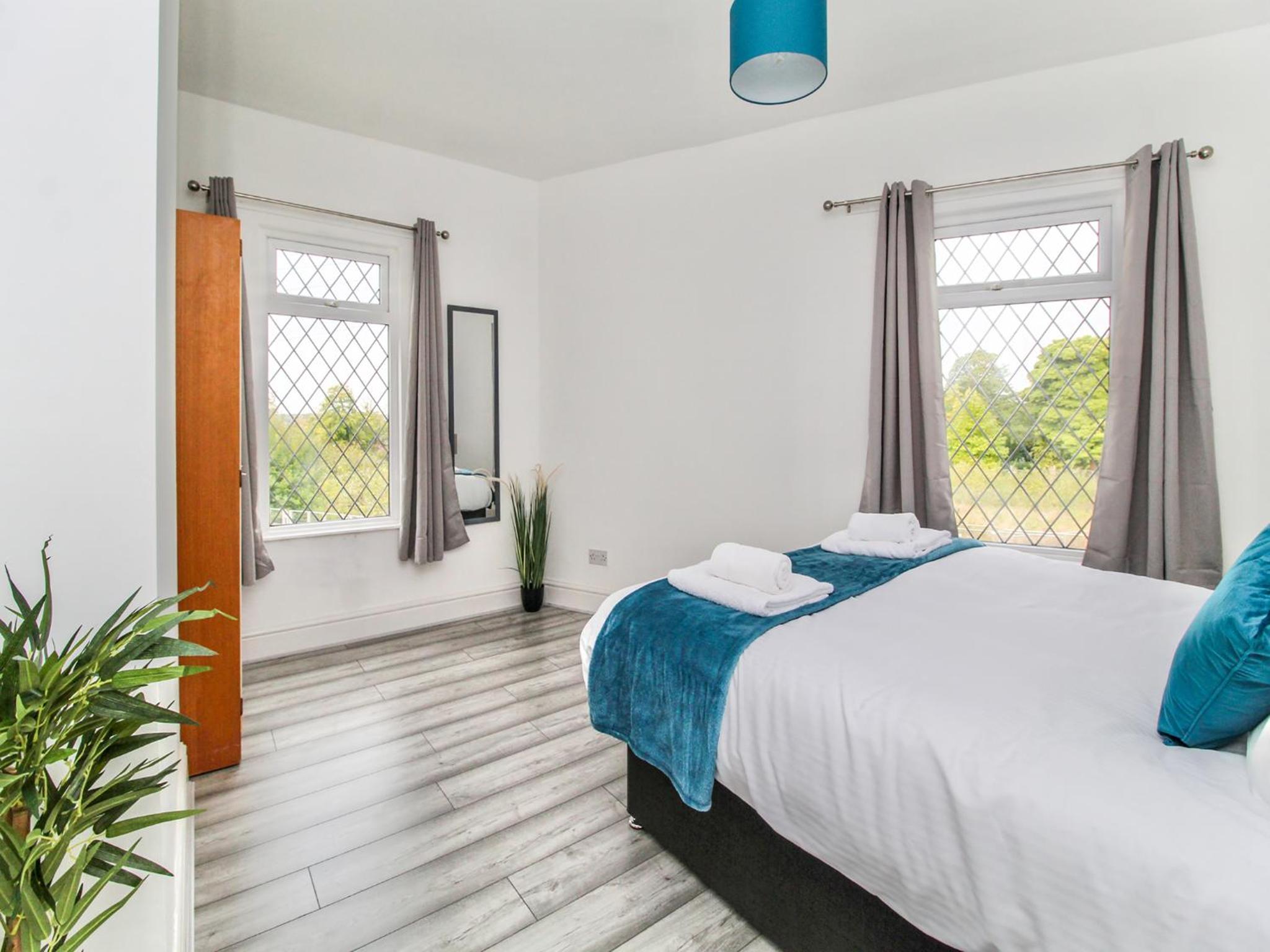 2 Bed House by AV Stays Short Lets Merseyside view 5