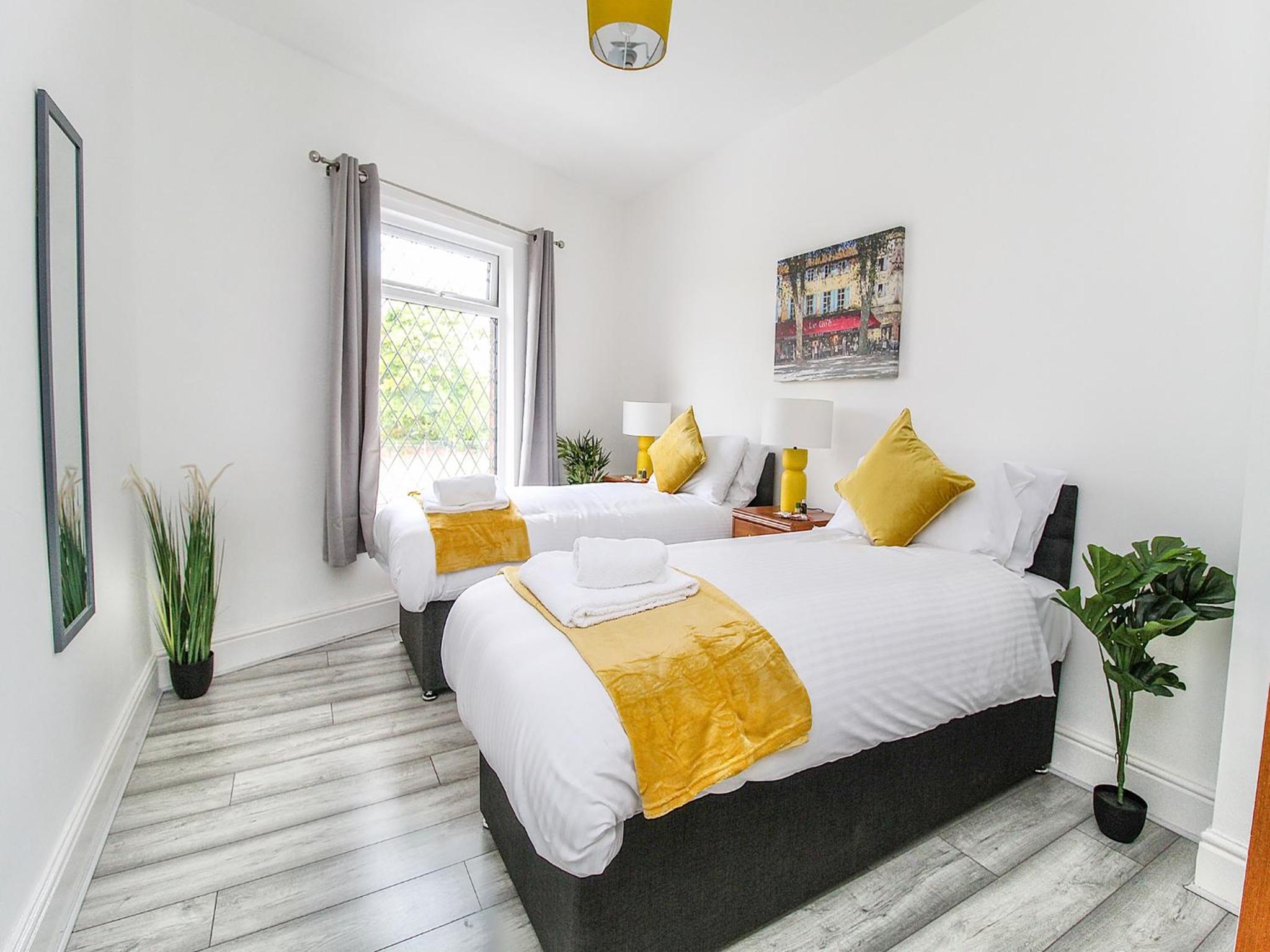 2 Bed House by AV Stays Short Lets Merseyside view 4