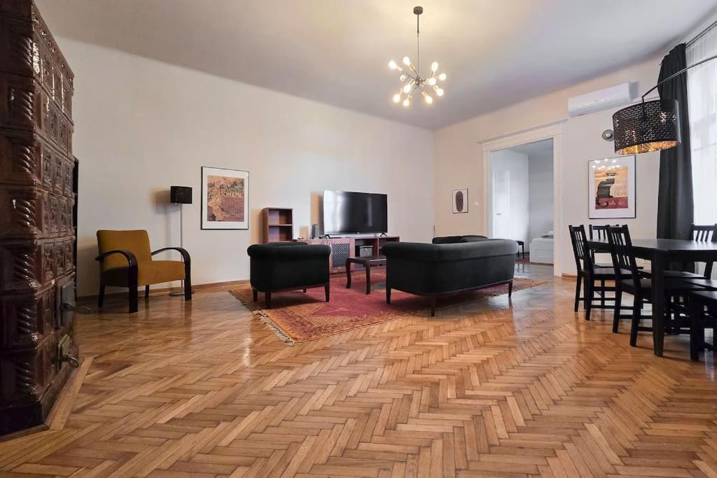 Margaret Residence