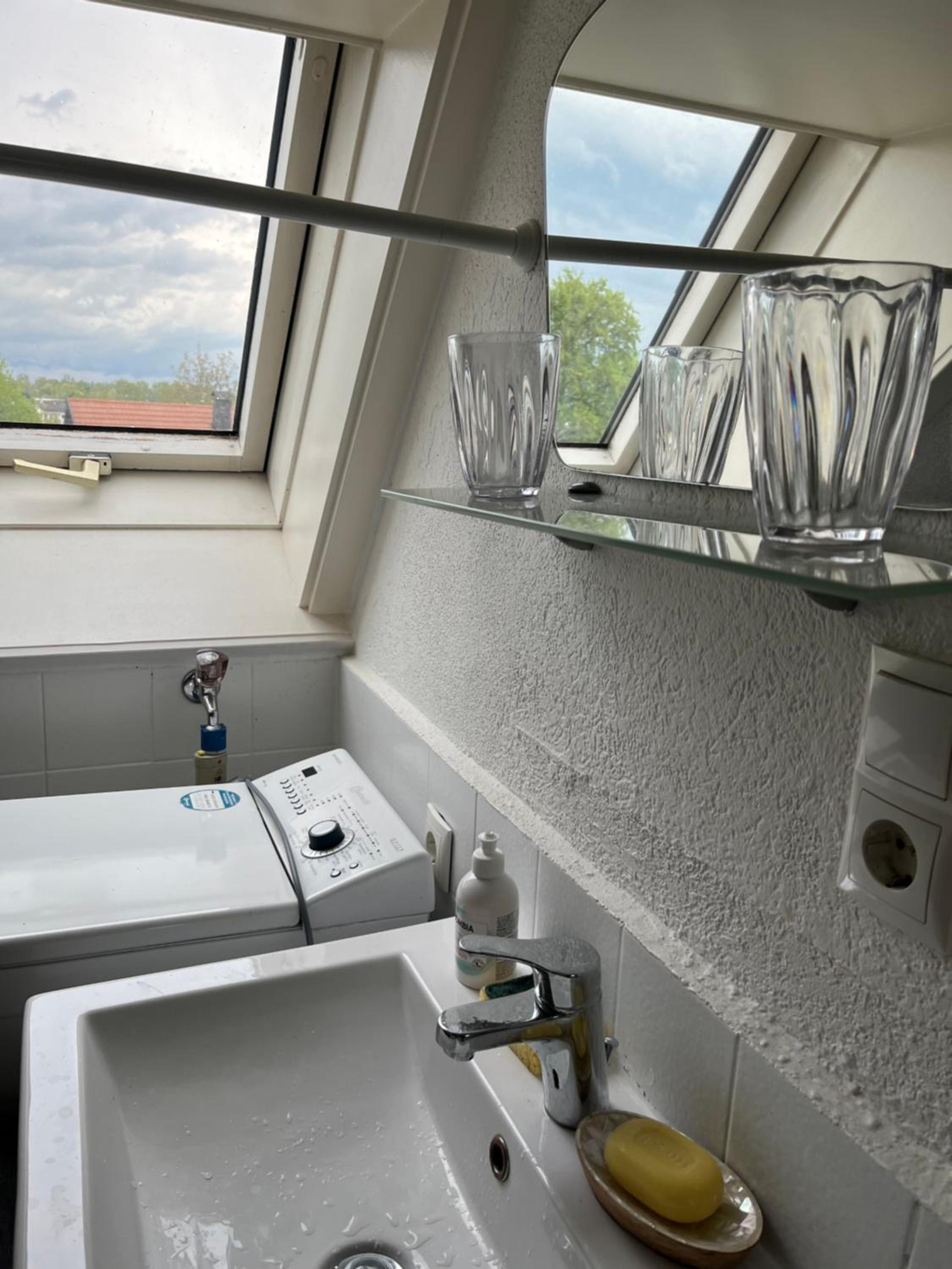 Small attic apartment close to Lake and Mountains Fussach