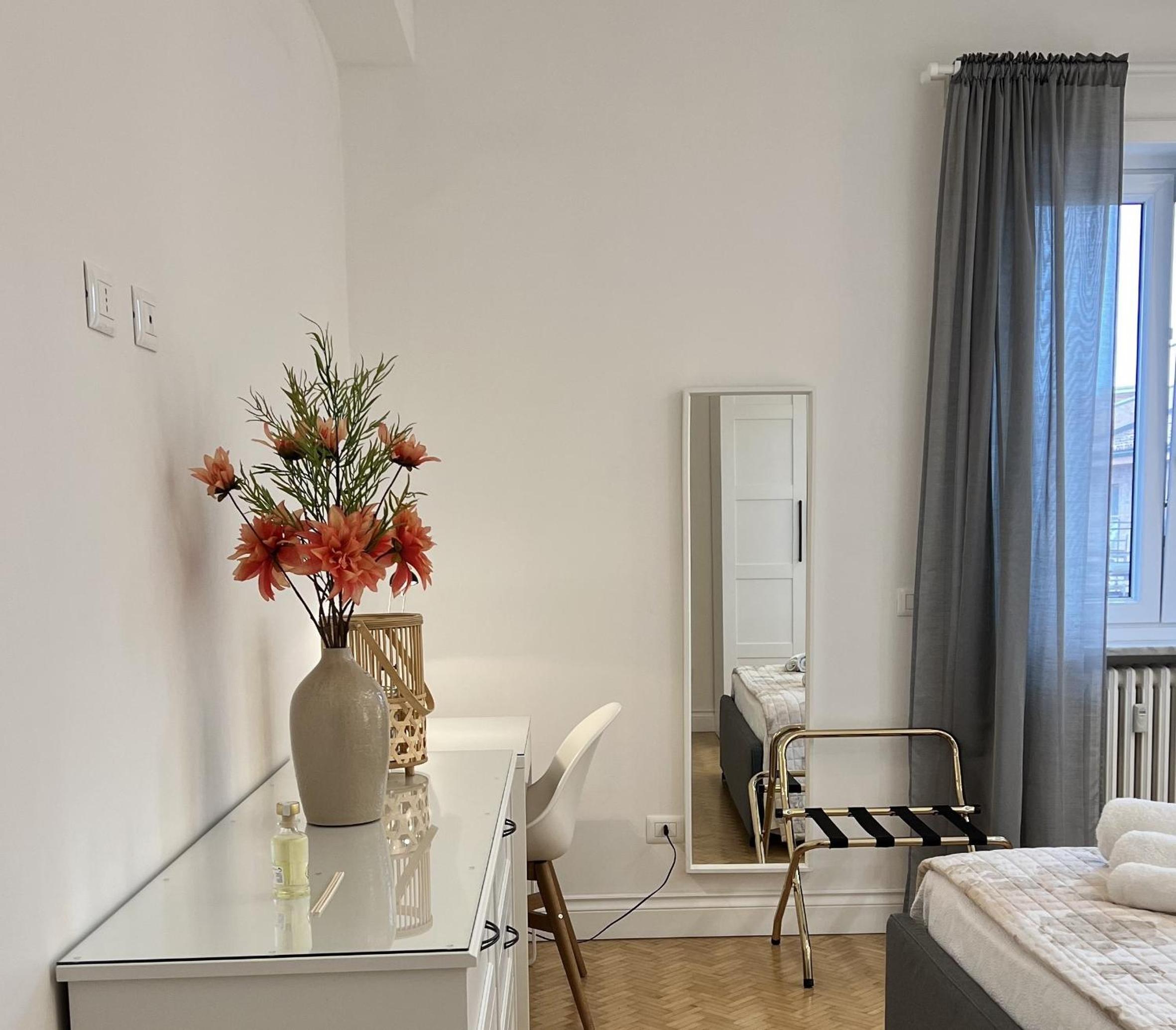 Dalia e Aster apartments - Free Parking in the historic center of Alba - Langhe view 3