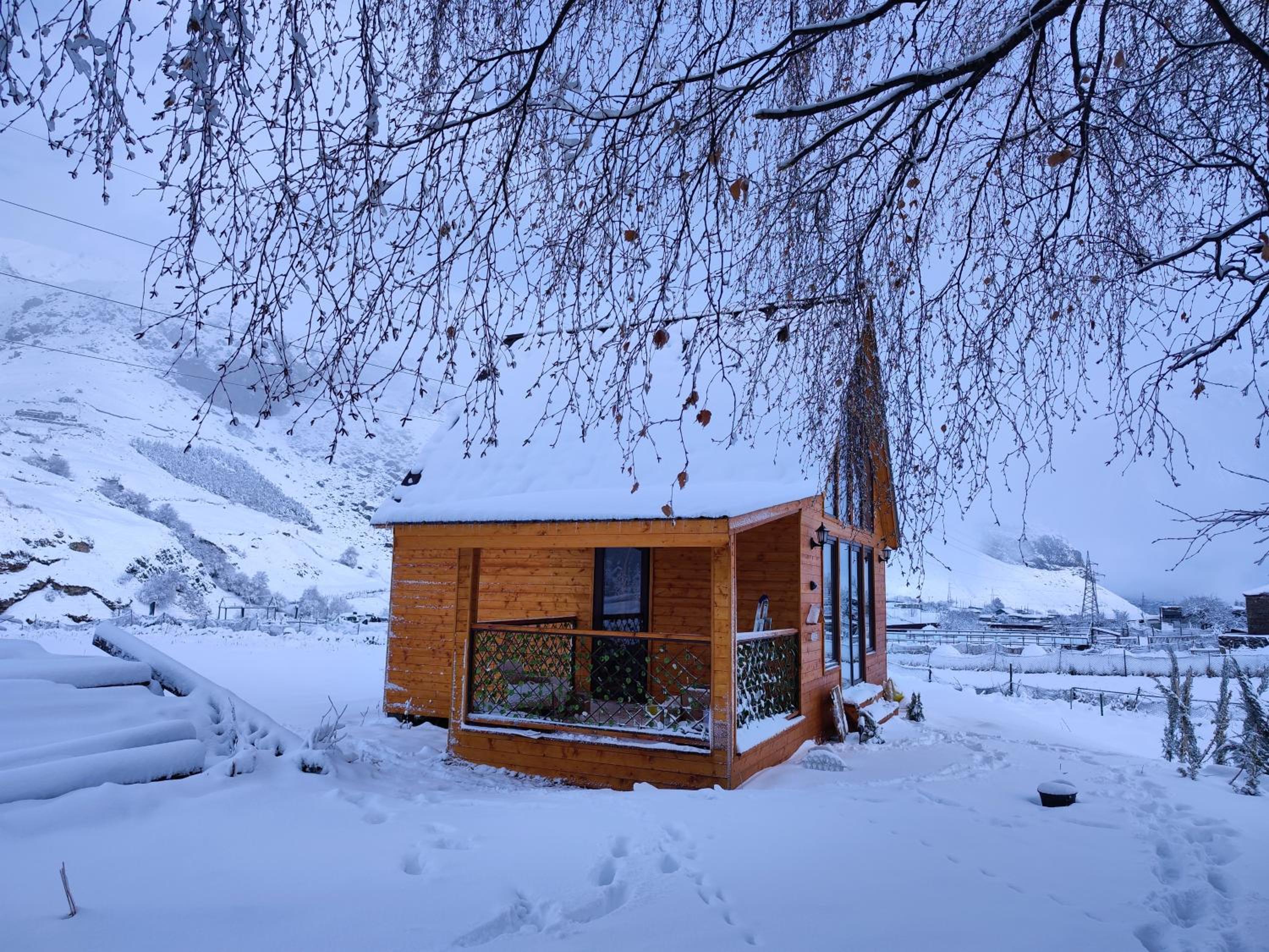 Kazbegi Mountain Cottage MTA-Shi view 2