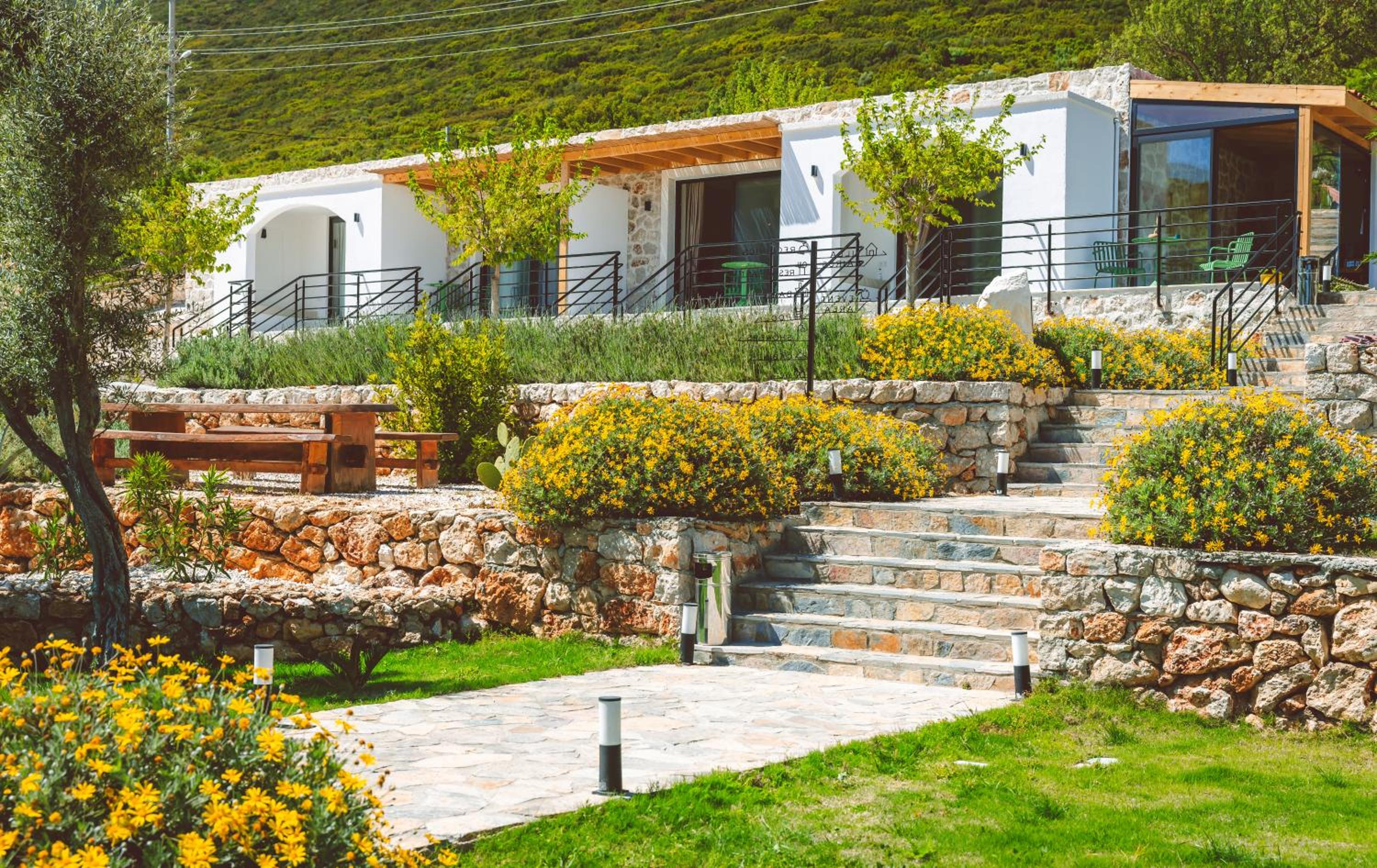 Hotel Kairos Hotel - Image 1