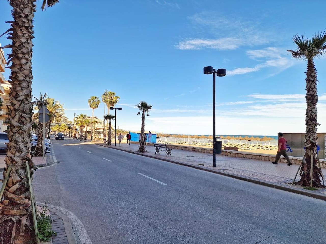 Amplio Apartamento con Terraza en Primera Linea de Playa
