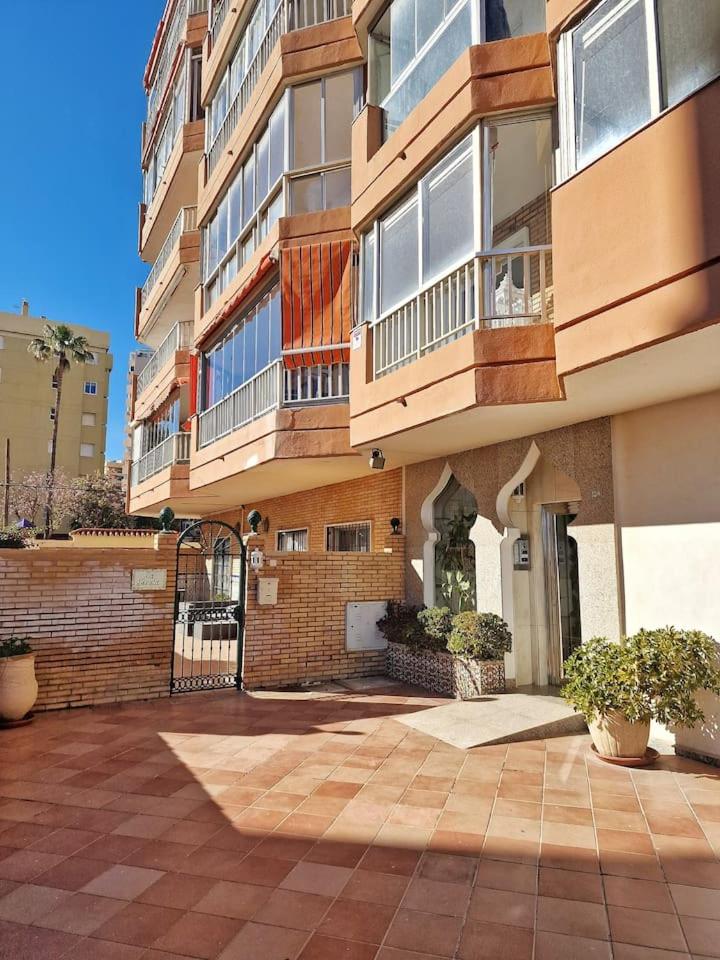 Amplio Apartamento con Terraza en Primera Linea de Playa