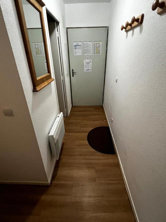 appartement dans station Super Besse 4ou5 pers piscine