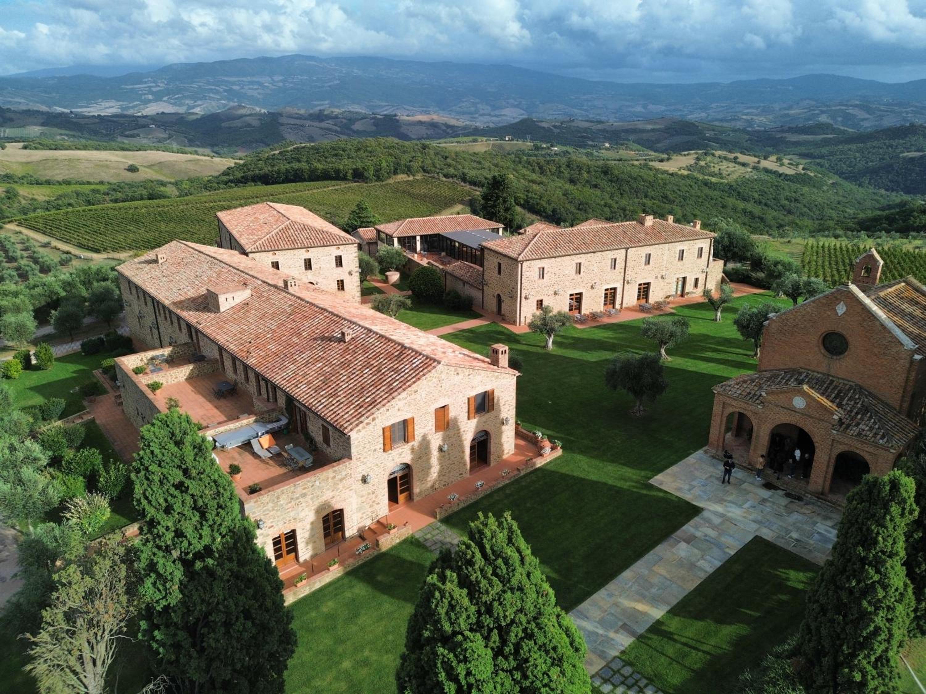 Wine Relais In Montecucco - ColleMassari Hospitality