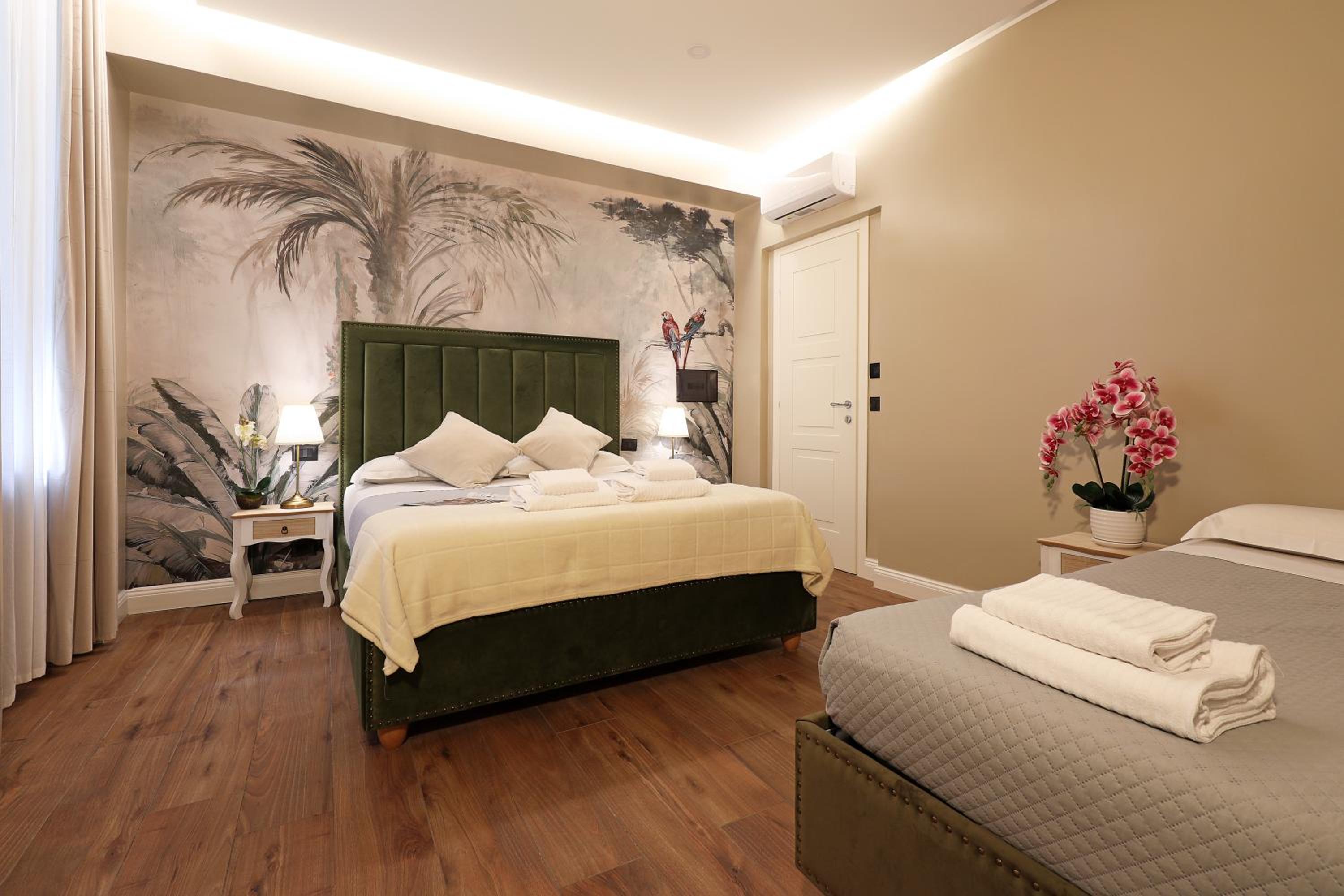 Grand Tour Rome Suites - Liberty Collection