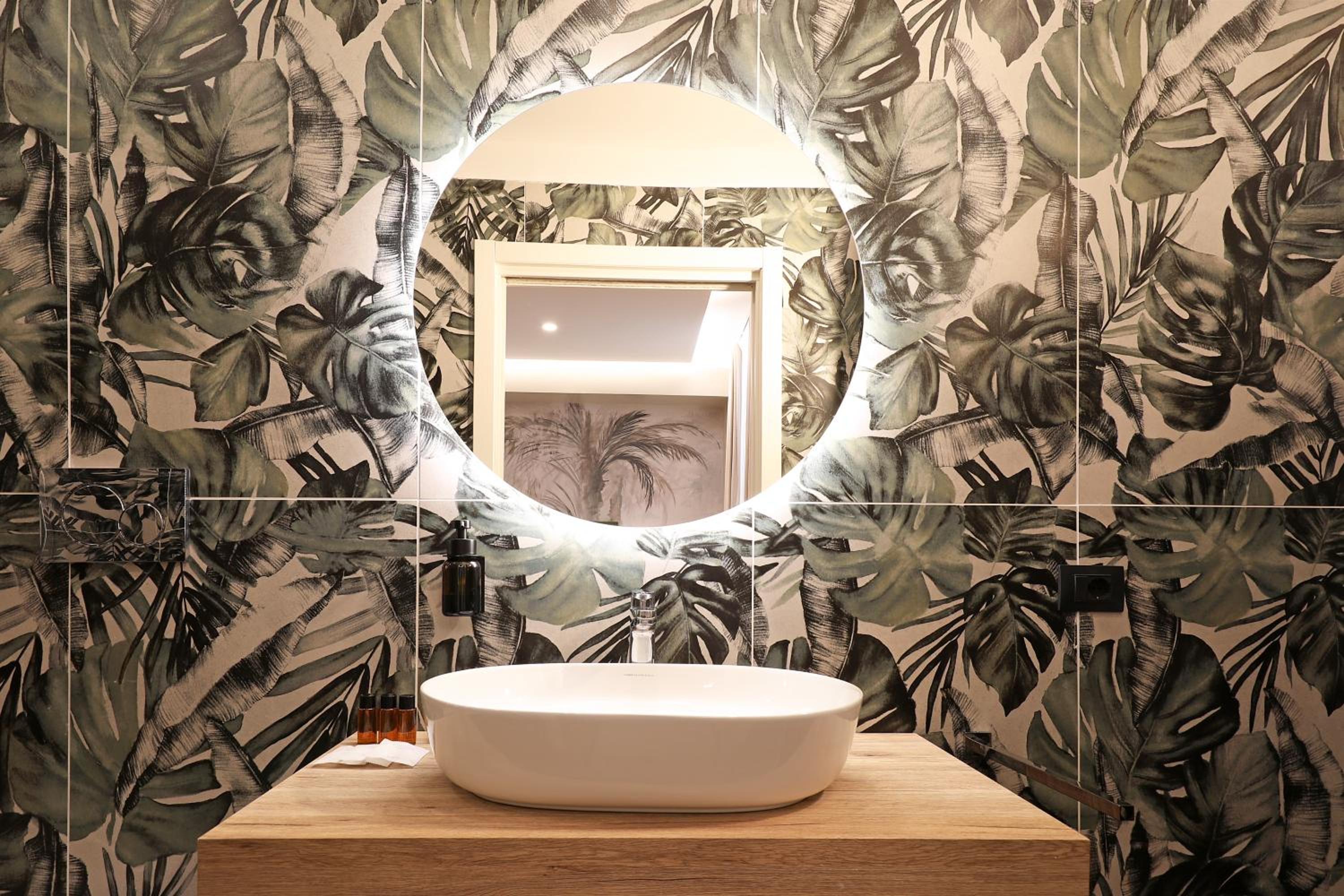 Grand Tour Rome Suites - Liberty Collection
