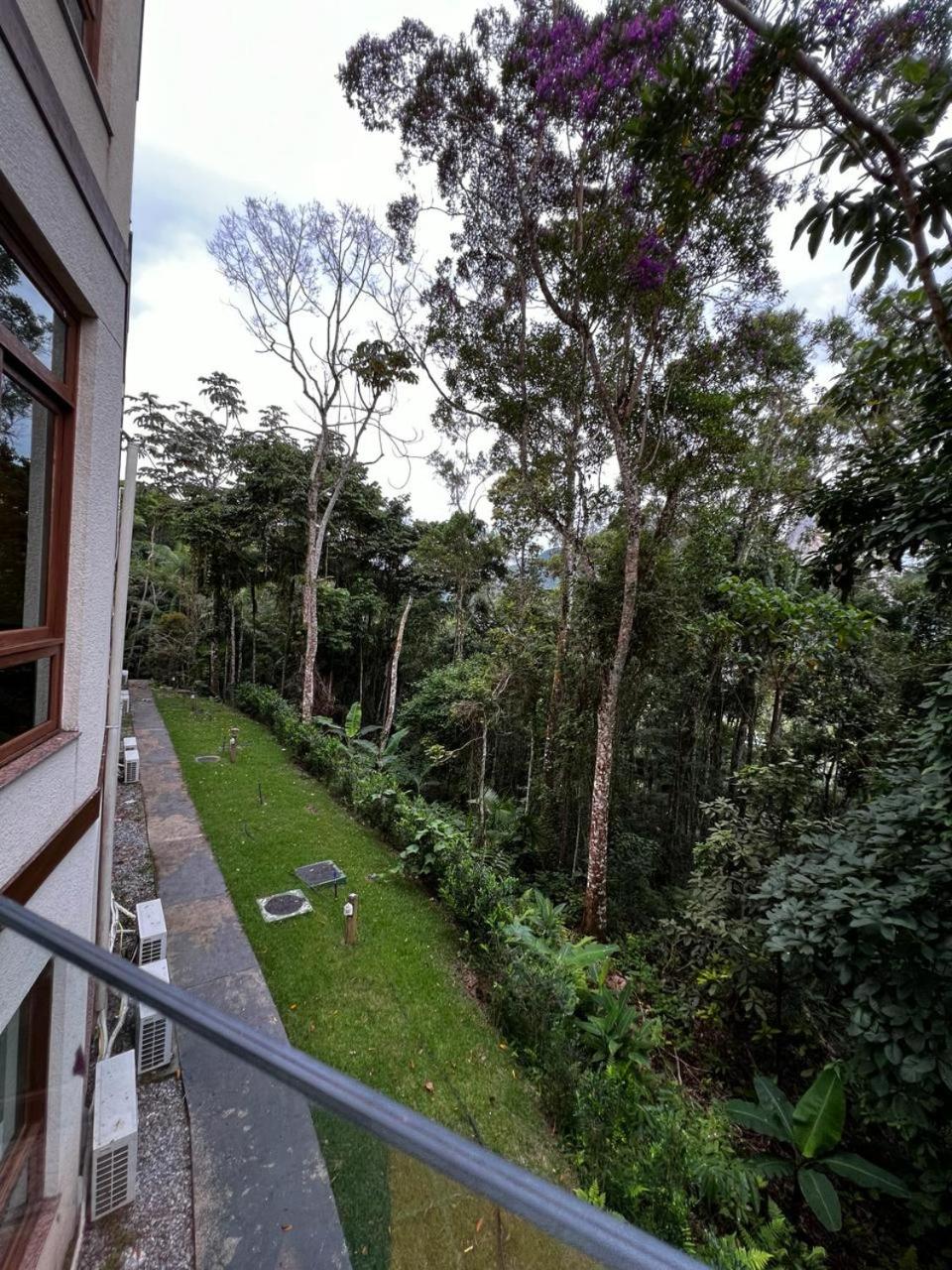 Hospede-se com charme e a melhor vista de Pedra Azul!