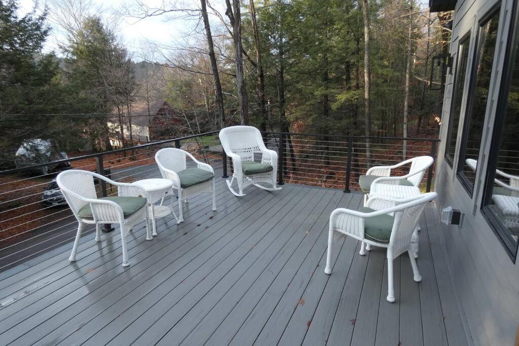 Modern Chalet with Hot Tub and Lake Access view 4