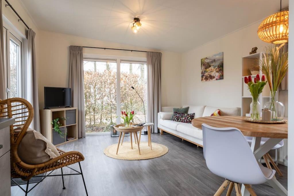 Gezellig modern chalet midden op de Veluwe view 4