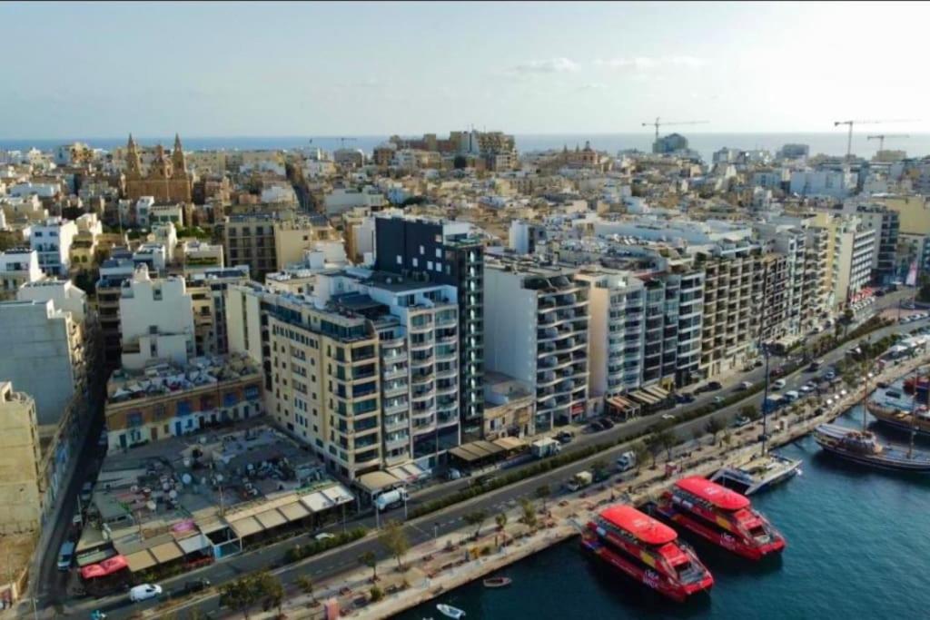 Penthouse -Centre of Sliema - Best View in Malta view 5