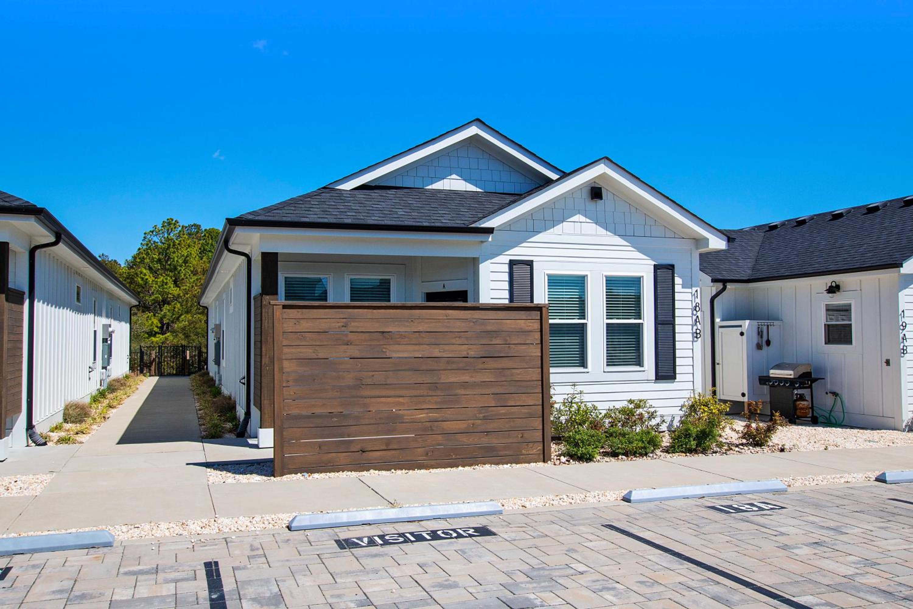 Oceanside, Comm Pool! Lighthouse Views! Close to beach, BC18B, Oh Whale view 3