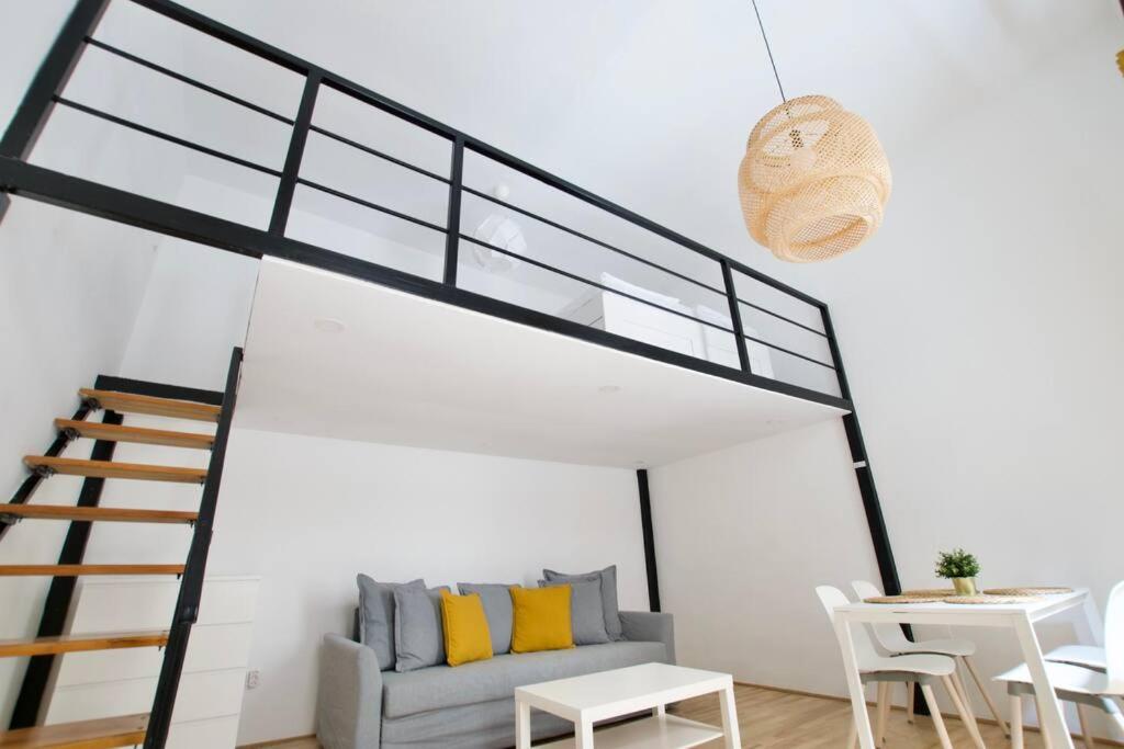 Standard Apartment by Hi5 - Wesselenyi str. Studio view 3