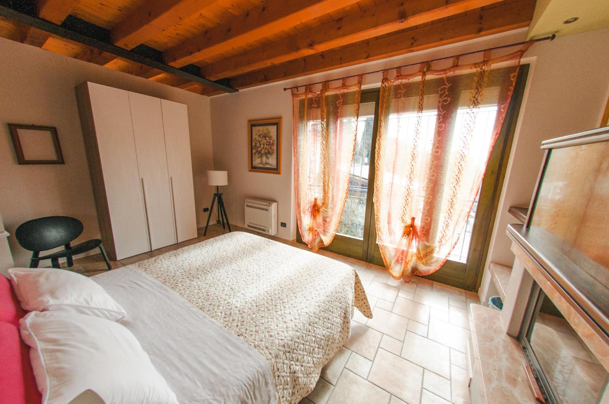 Casale Manzoni view 3