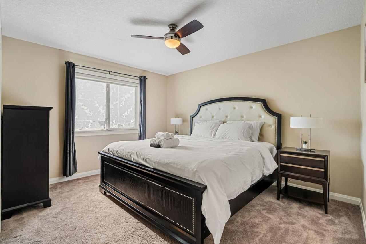 5 Bedroom House in McConachie, Near Anthony Henday, Sleeps 12, Backyard, Netflix, Free Parking