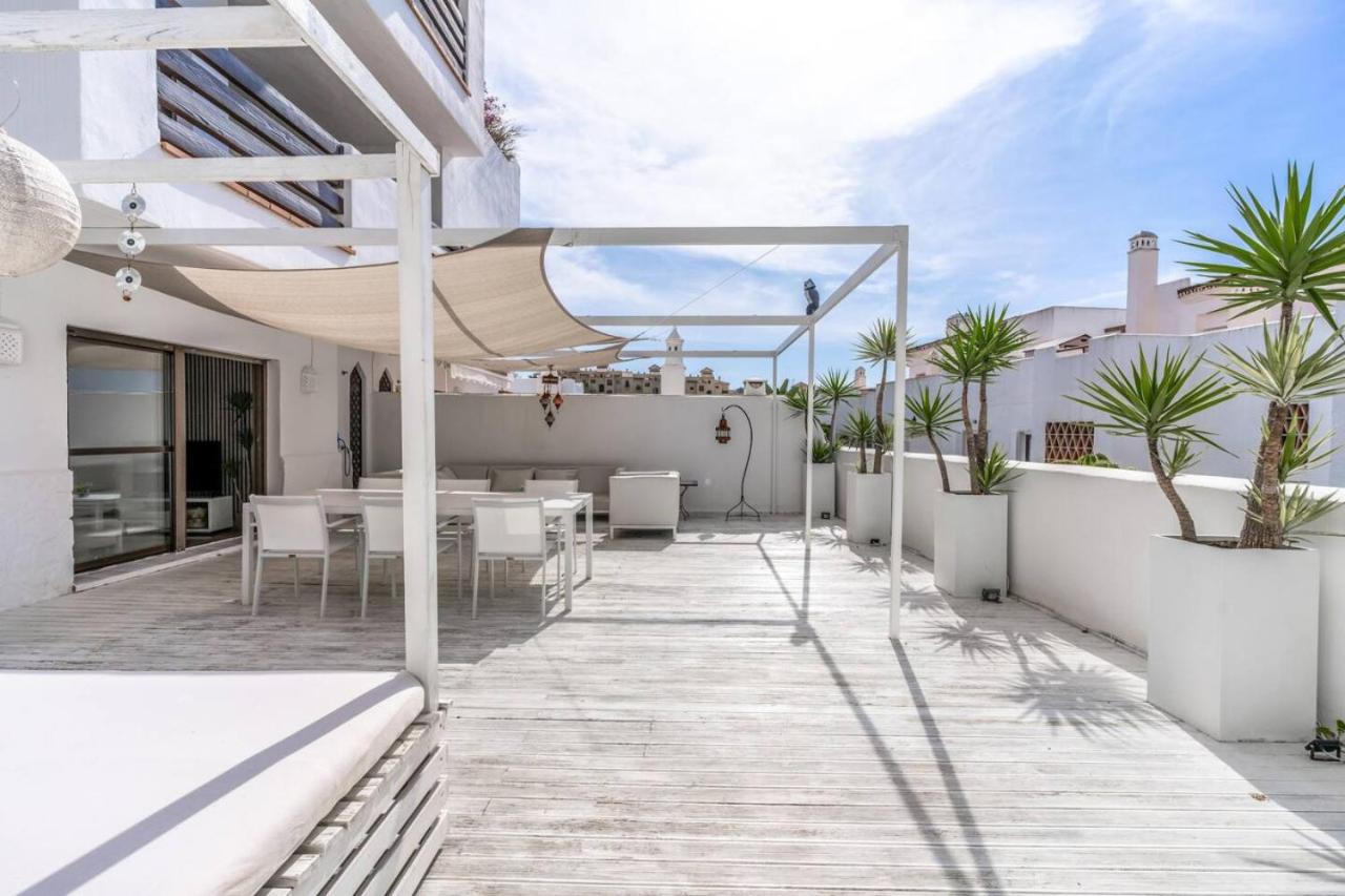Ultimate Rentals - Casa Golf Hills 3 - Spacious Terrace And Communal Pool view 3