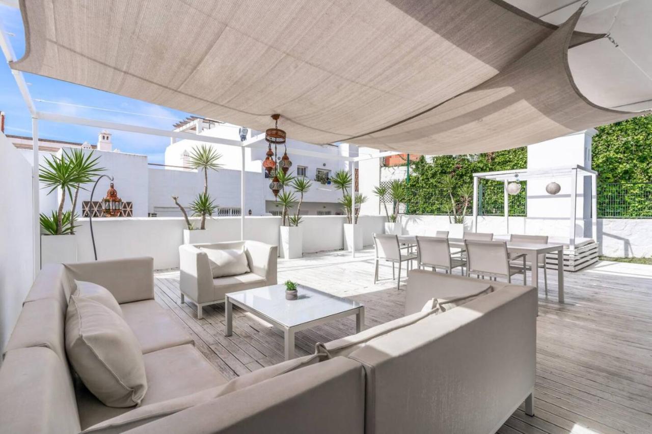 Ultimate Rentals - Casa Golf Hills 3 - Spacious Terrace And Communal Pool view 5