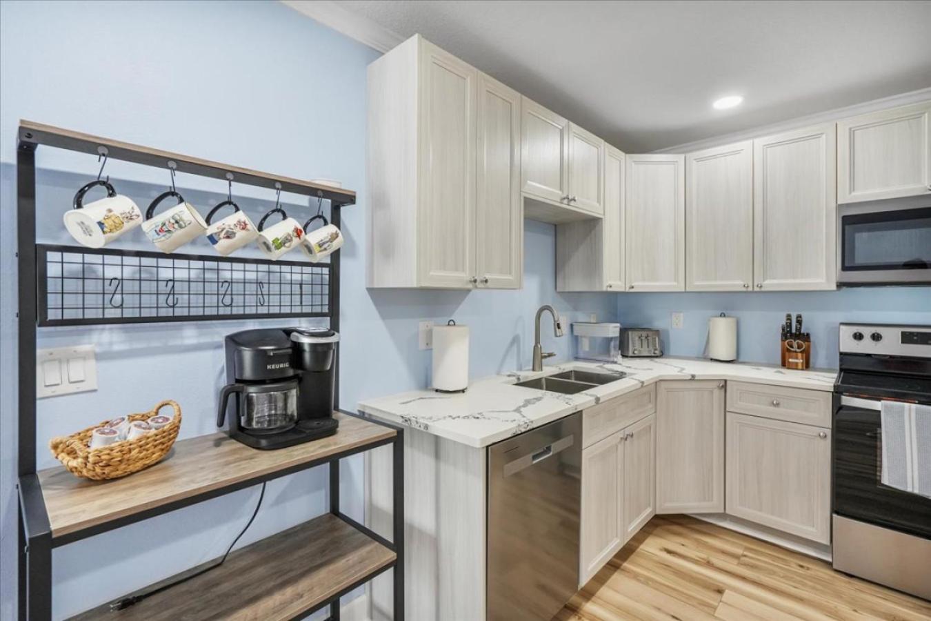 Saltwater Haven 3bd Dog Friendly with Bckyrd view 2